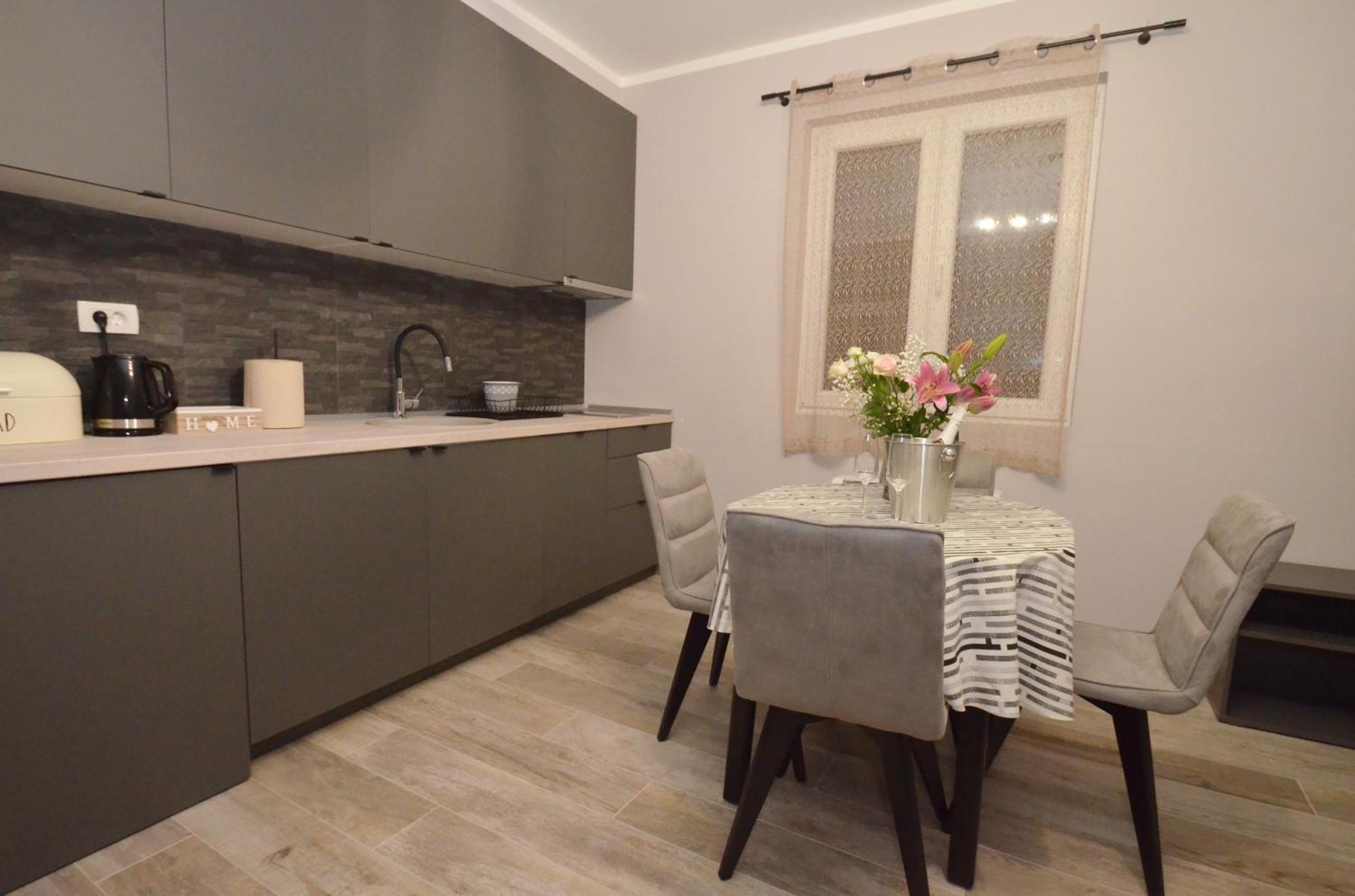 Apartments Orizzonte With Beautiful View Of The Bay Cattaro Esterno foto