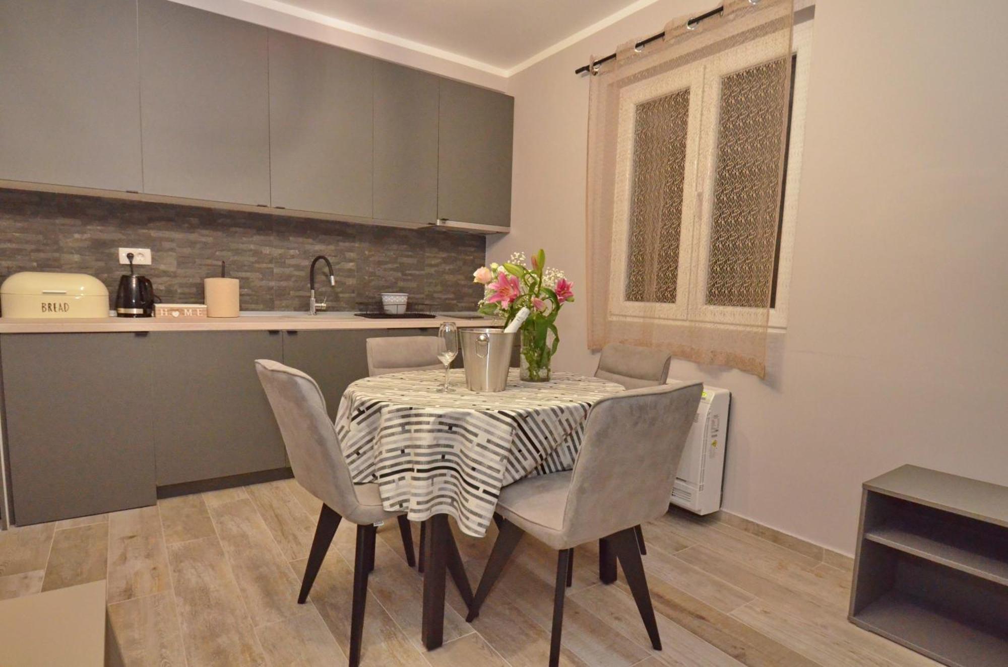 Apartments Orizzonte With Beautiful View Of The Bay Cattaro Esterno foto