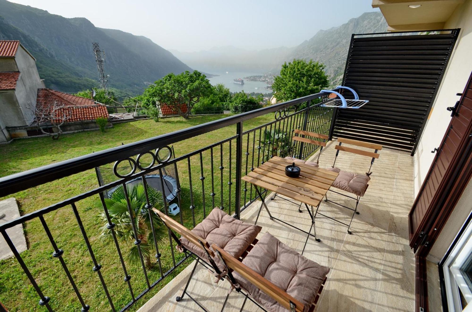 Apartments Orizzonte With Beautiful View Of The Bay Cattaro Esterno foto
