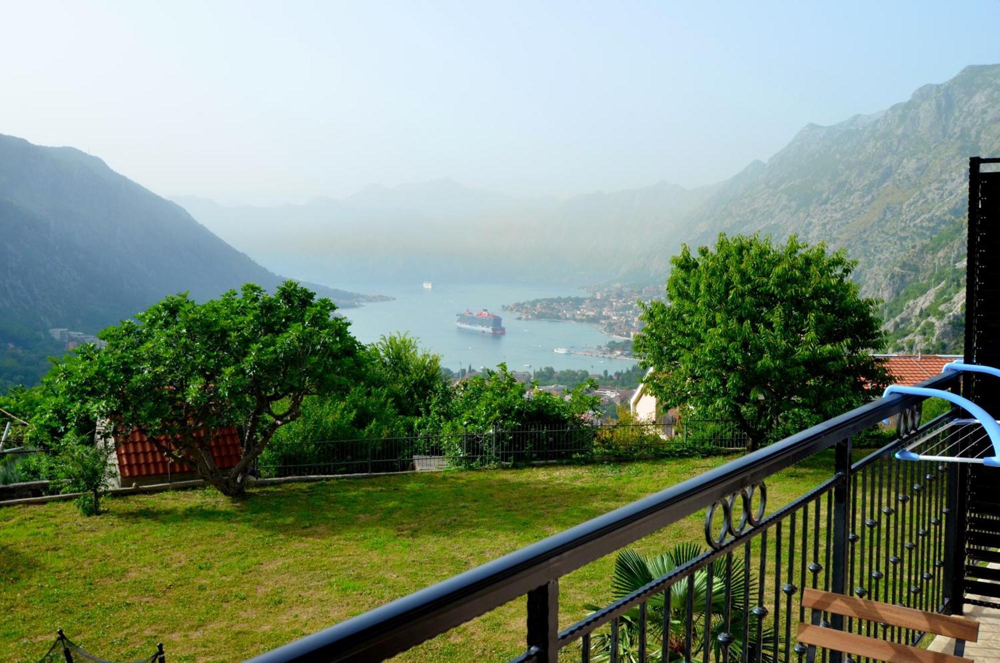Apartments Orizzonte With Beautiful View Of The Bay Cattaro Esterno foto