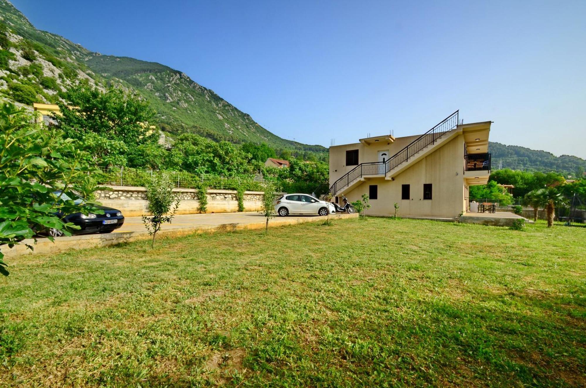 Apartments Orizzonte With Beautiful View Of The Bay Cattaro Esterno foto