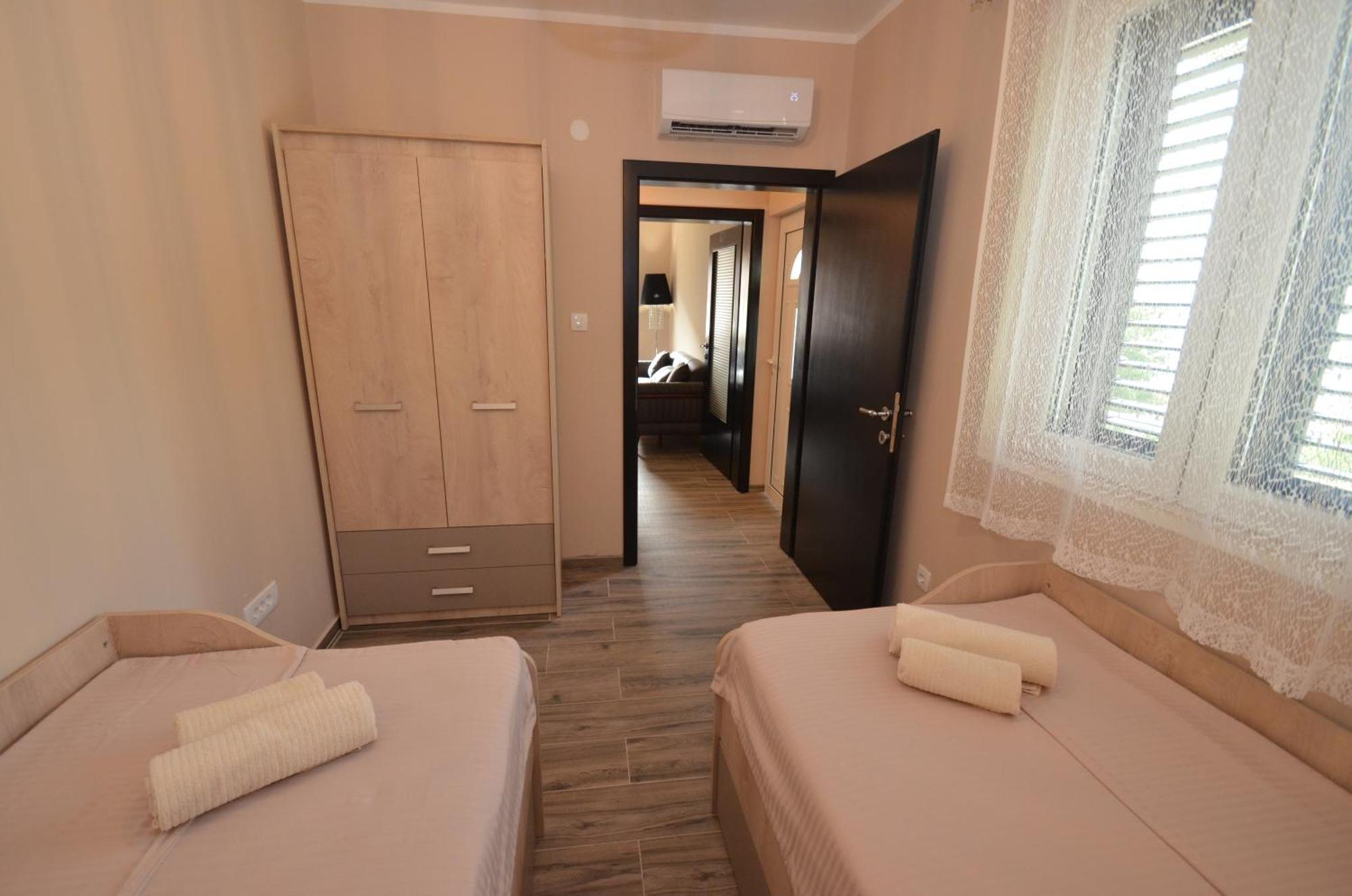 Apartments Orizzonte With Beautiful View Of The Bay Cattaro Esterno foto
