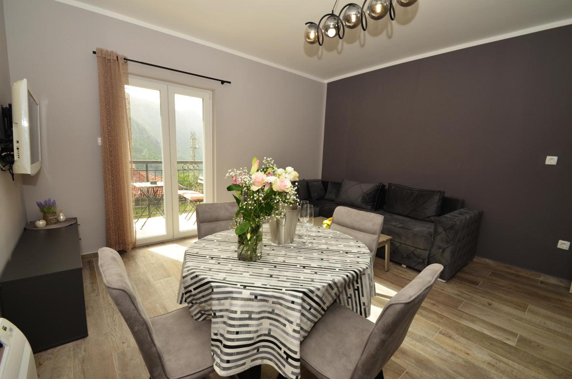 Apartments Orizzonte With Beautiful View Of The Bay Cattaro Esterno foto