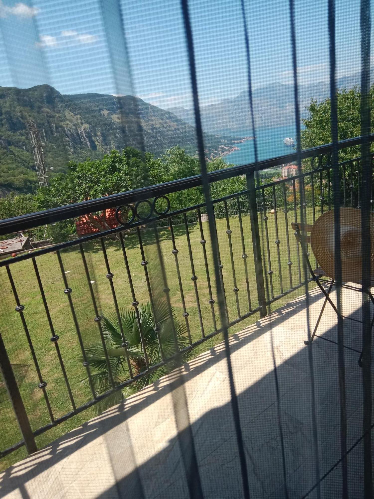 Apartments Orizzonte With Beautiful View Of The Bay Cattaro Esterno foto